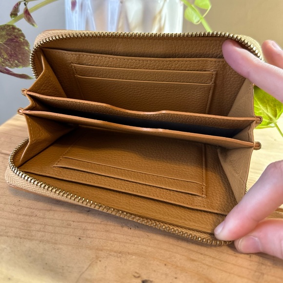 Gigi New York Wallet - Picture 3 of 3